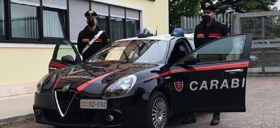 Viola i domiciliari per farsi un giro in bicicletta: 72enne tenta (senza successo) di seminare la pattuglia dei carabinieri